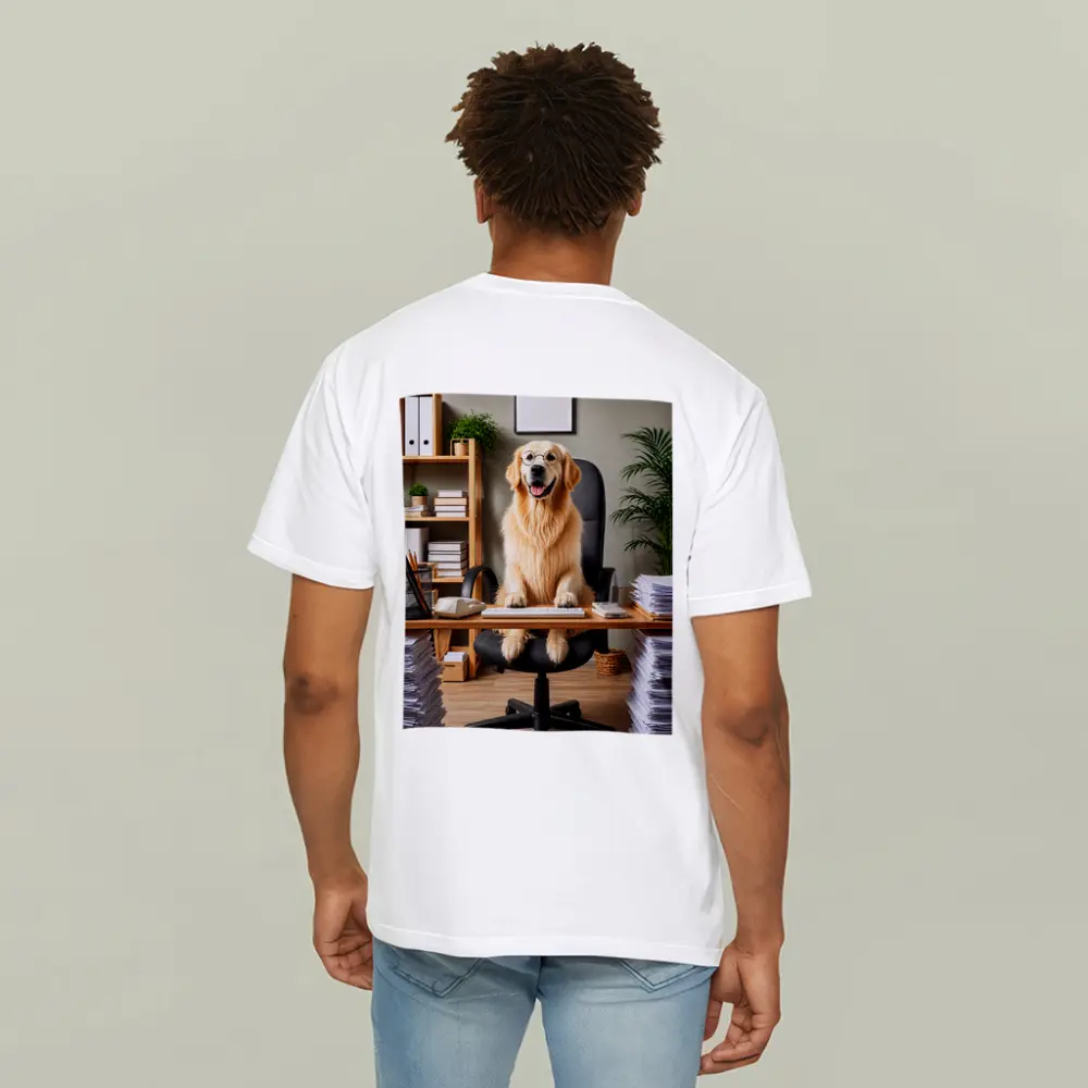 Golden Retriever Boss At Office Desk – T-Shirts