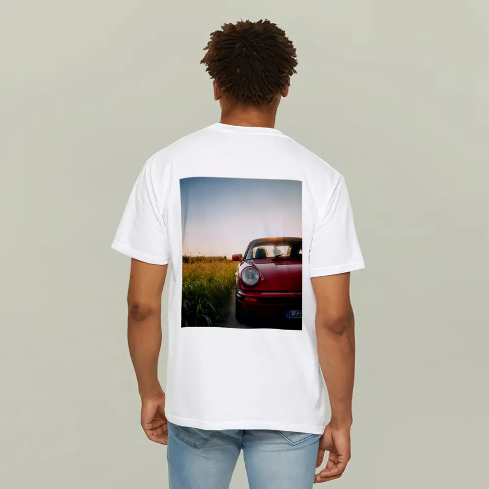 Red Porsche 911 Classic Field Sunset – T-Shirts