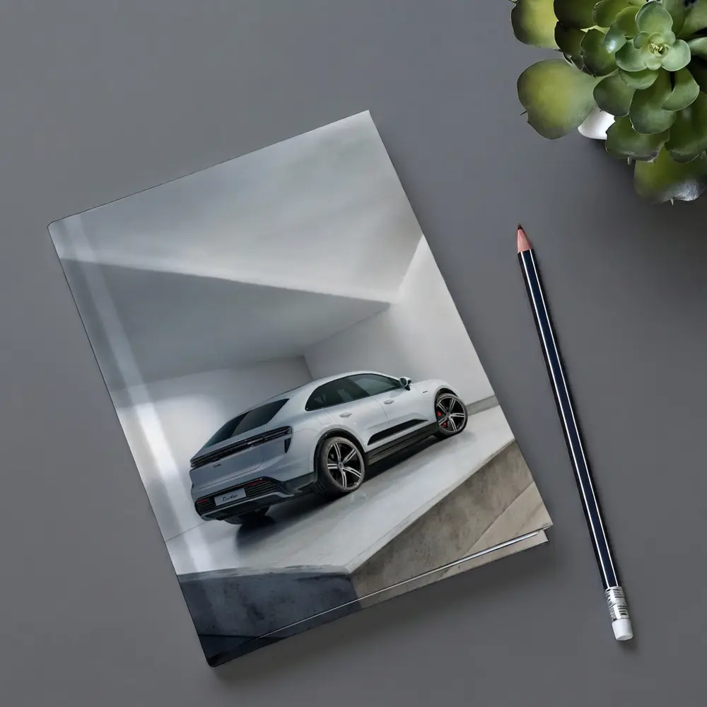 Porsche Macan Turbo White Studio Garage – Notebooks