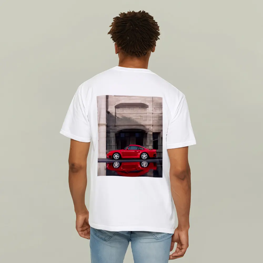 Porsche 959 Red Classic Against Stone Building – T-Shirts
