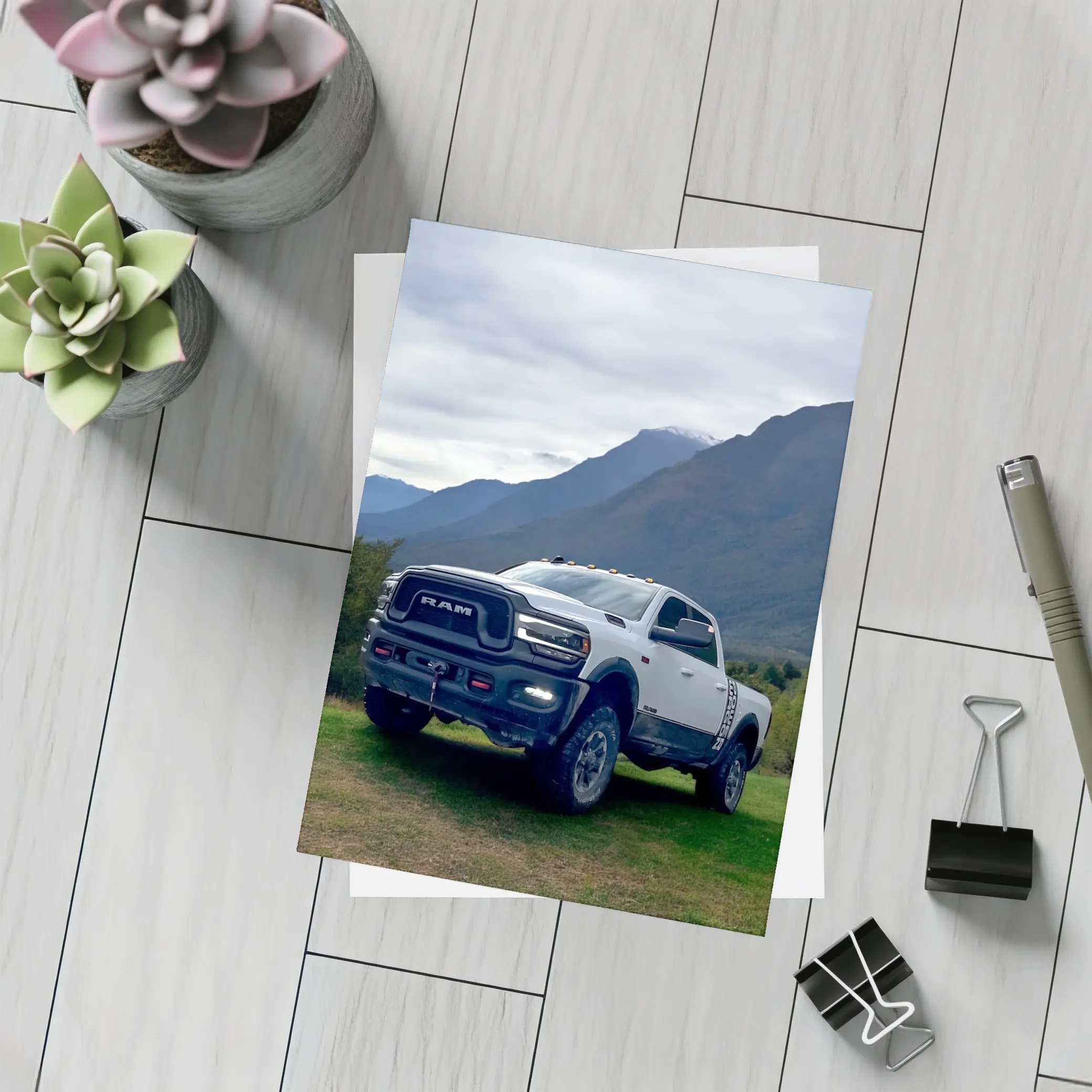 Ram Truck White Mountains Green Meadow – Postcards
