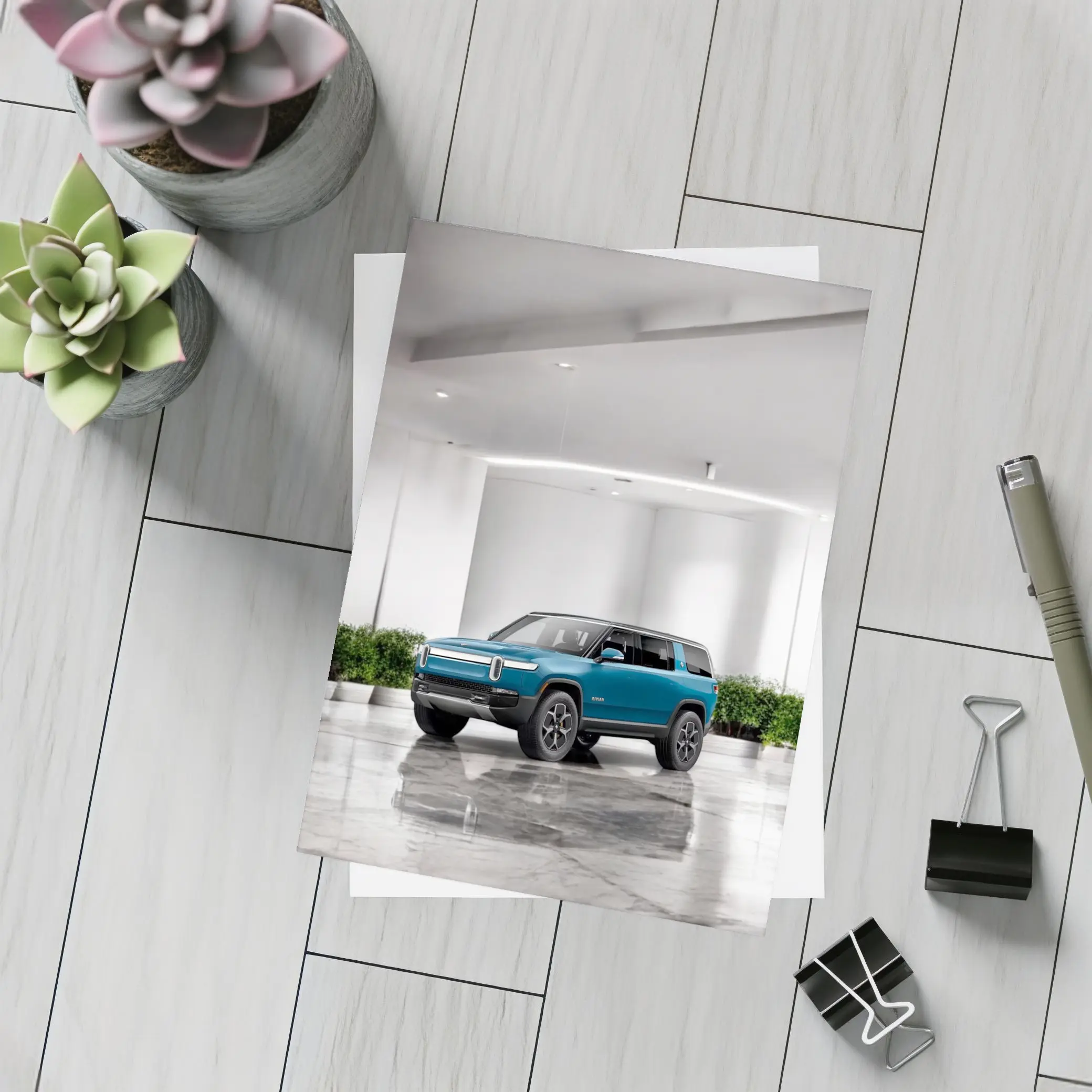 Rivian R1S Electric SUV White Studio – Postcards