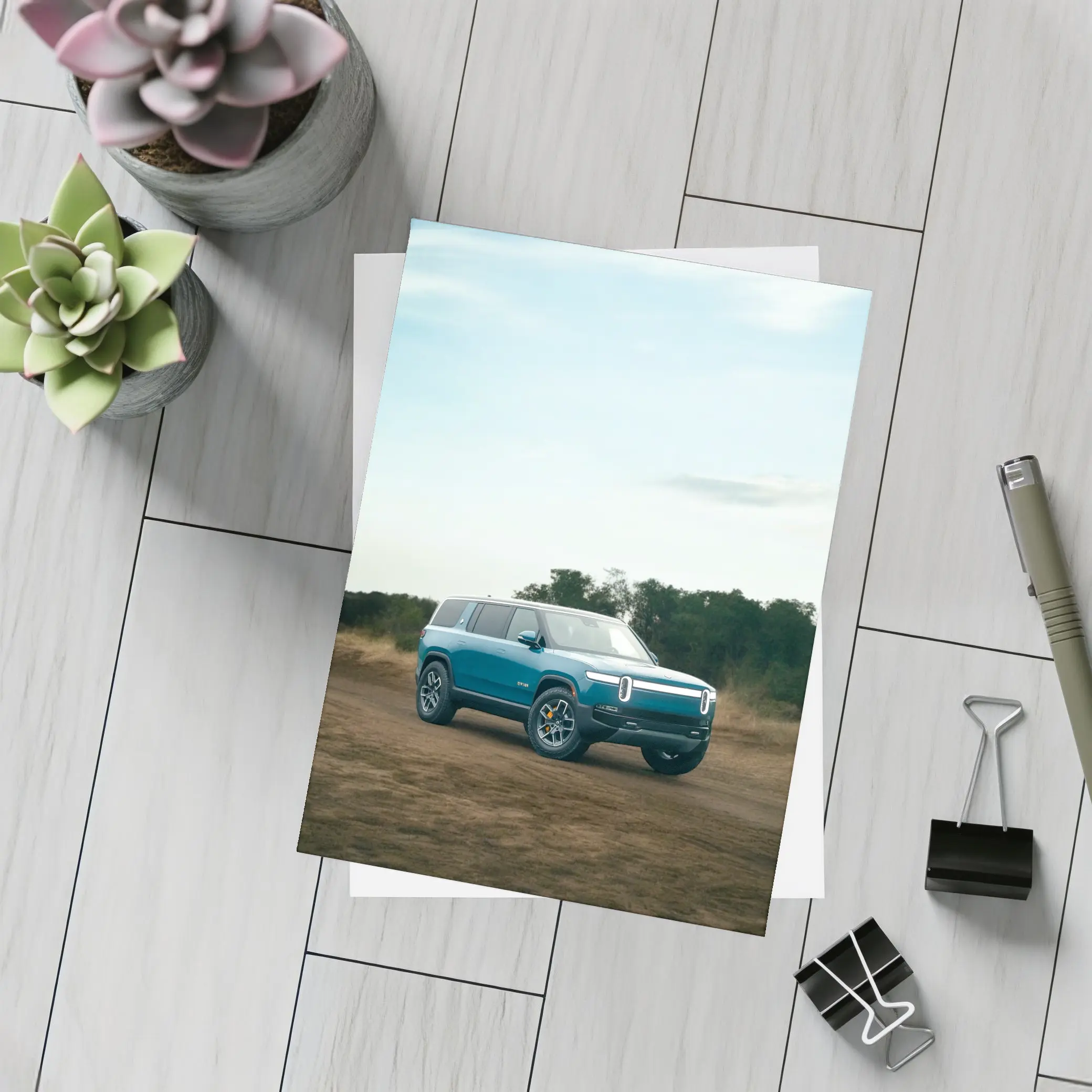 Rivian R1S Electric SUV Dirt Road – Postcards
