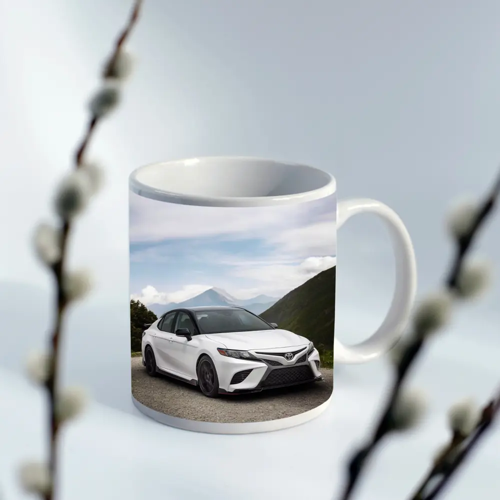 Toyota Camry White Mountain Road Scene – Mugs