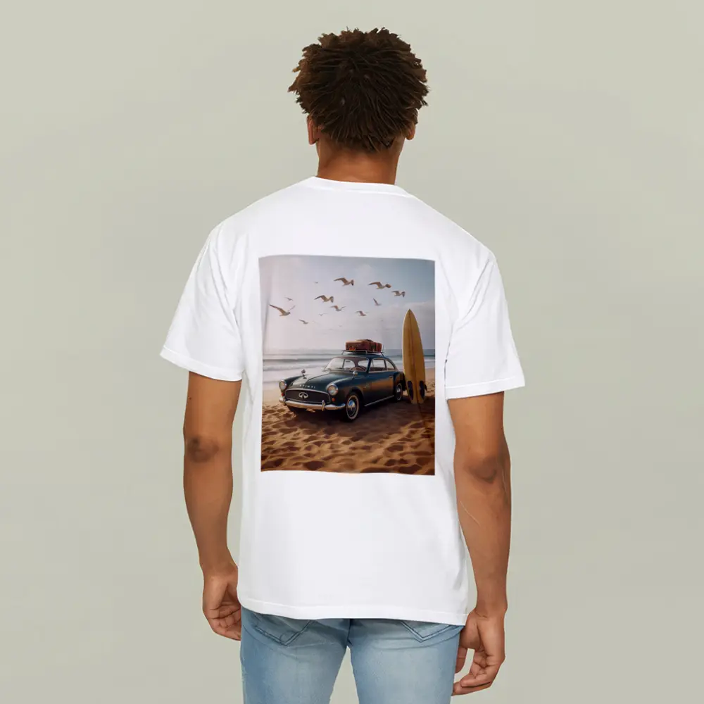 Vintage Infiniti Classic Car On Beach – T-Shirts