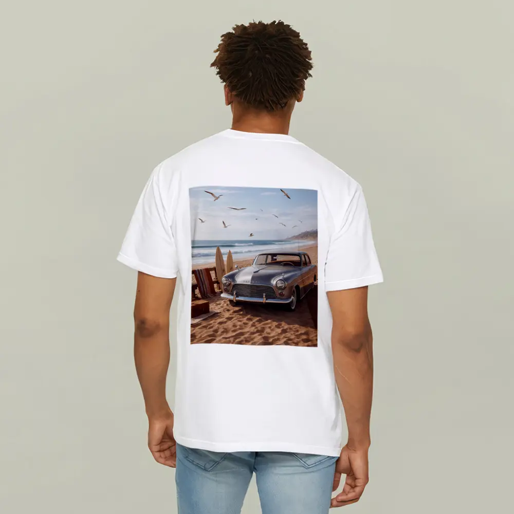 Vintage Infiniti Classic Car Beach Scene – T-Shirts