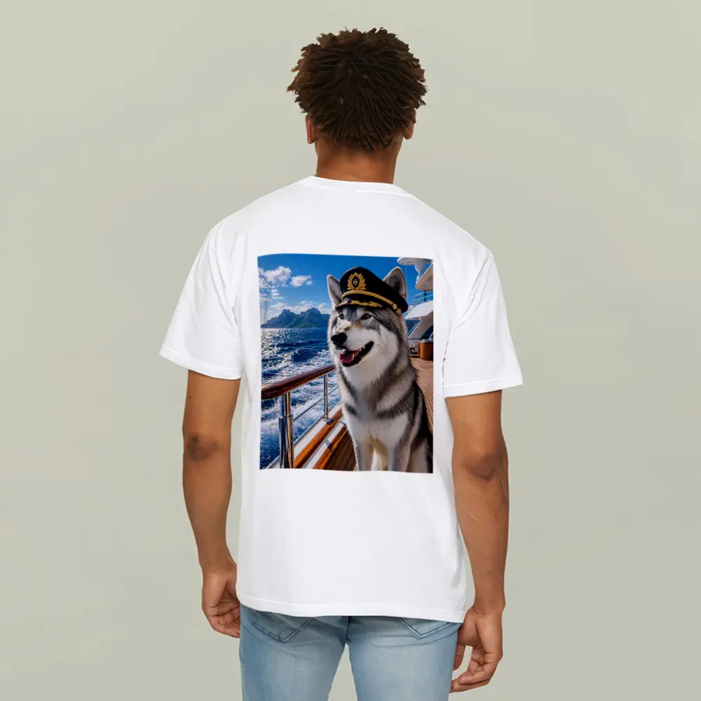 Siberian Husky Captain on Luxury Yacht – T-Shirts