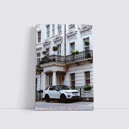White Land Rover Discovery London Hotel Street