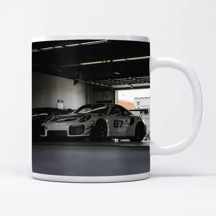Porsche GT2 RS Race Car Pit Garage