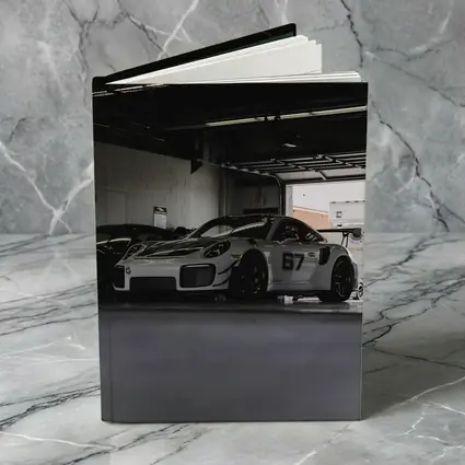 Porsche GT2 RS Race Car Pit Garage