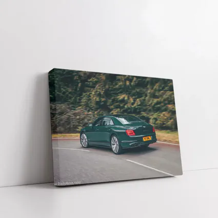 Bentley Flying Spur V8 Green Road Drive