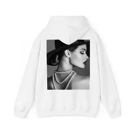 Elegant Woman Pearl Necklace Wide Brim Hat
