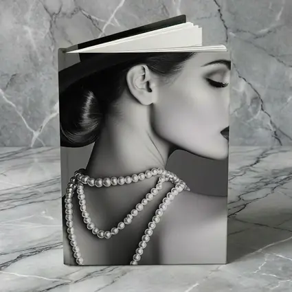 Elegant Woman Pearl Necklace Wide Brim Hat