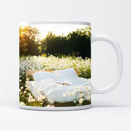 Cozy Bed In Sunny Daisy Field