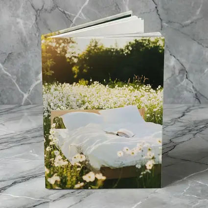 Cozy Bed In Sunny Daisy Field