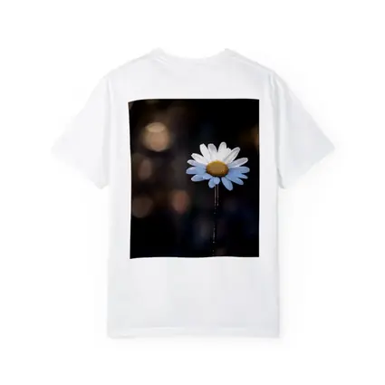 Single Daisy Flower Dark Bokeh Background