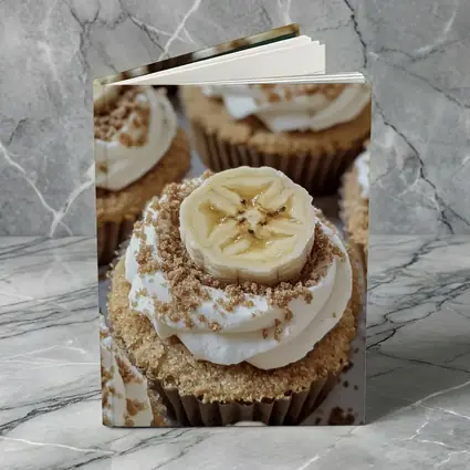 Banana Cupcakes With Cinnamon Crumble Frosting