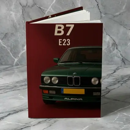 Alpina B7 E23 Green Dark Red Background