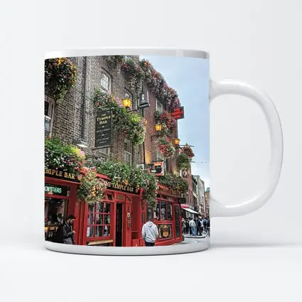Temple Bar Pub Dublin Street Scene