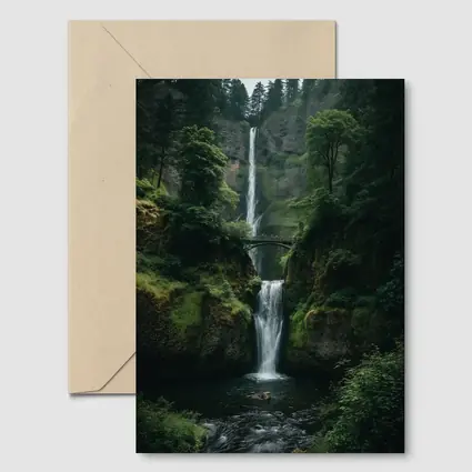 Multnomah Falls Lush Green Forest Oregon