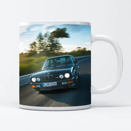 BMW M5 E28 Classic Black Road Drive