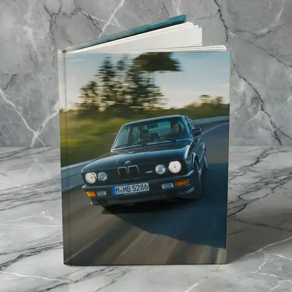 BMW M5 E28 Classic Black Road Drive