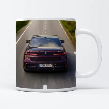 BMW i7 M70 xDrive Purple On Road