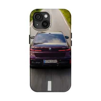 BMW i7 M70 xDrive Purple On Road